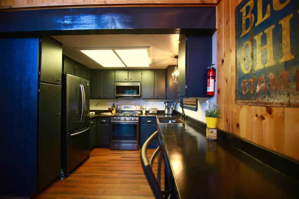 Glimmer Chalet Treetop A-Frame Cabin Lake View Лейк-Эрроухед Экстерьер фото