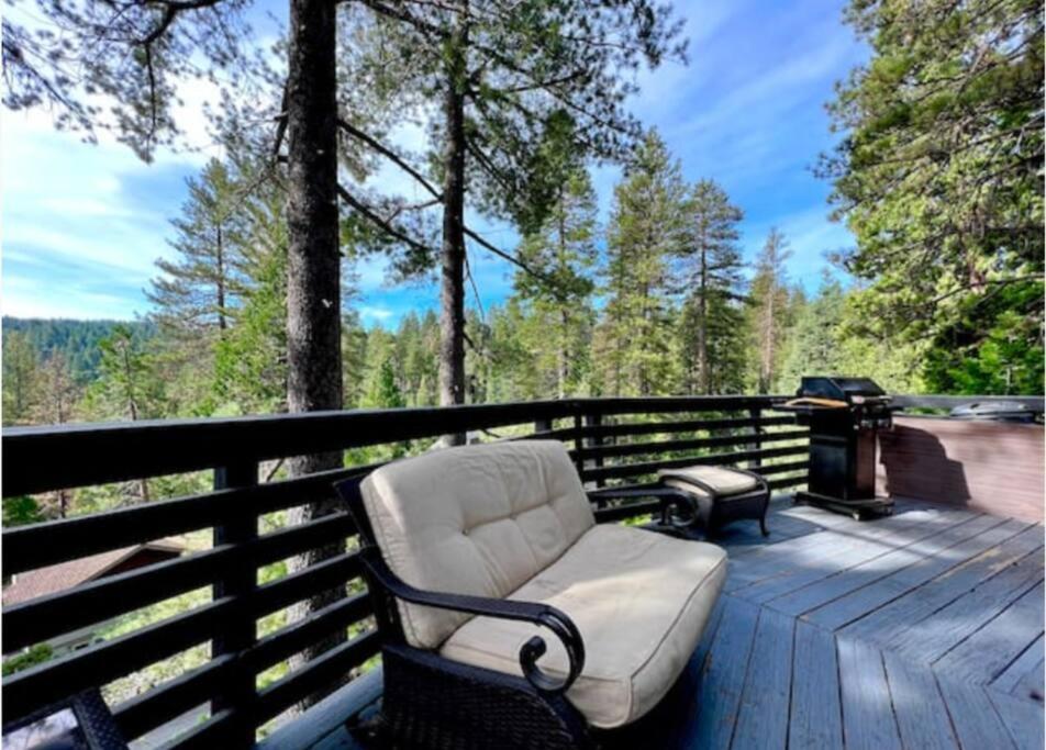 Glimmer Chalet Treetop A-Frame Cabin Lake View Лейк-Эрроухед Экстерьер фото