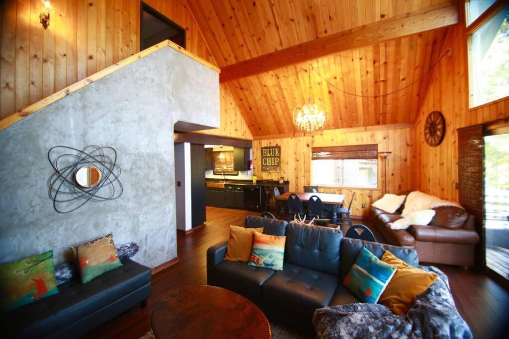 Glimmer Chalet Treetop A-Frame Cabin Lake View Лейк-Эрроухед Экстерьер фото